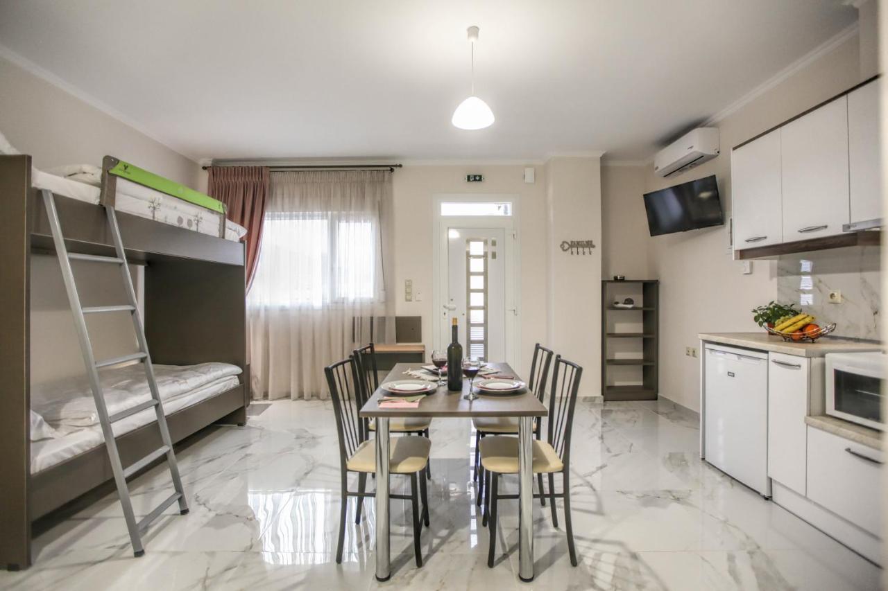 Del Sol #2 Meteora Luxurious Family Suites กาลัมปากา ภายนอก รูปภาพ