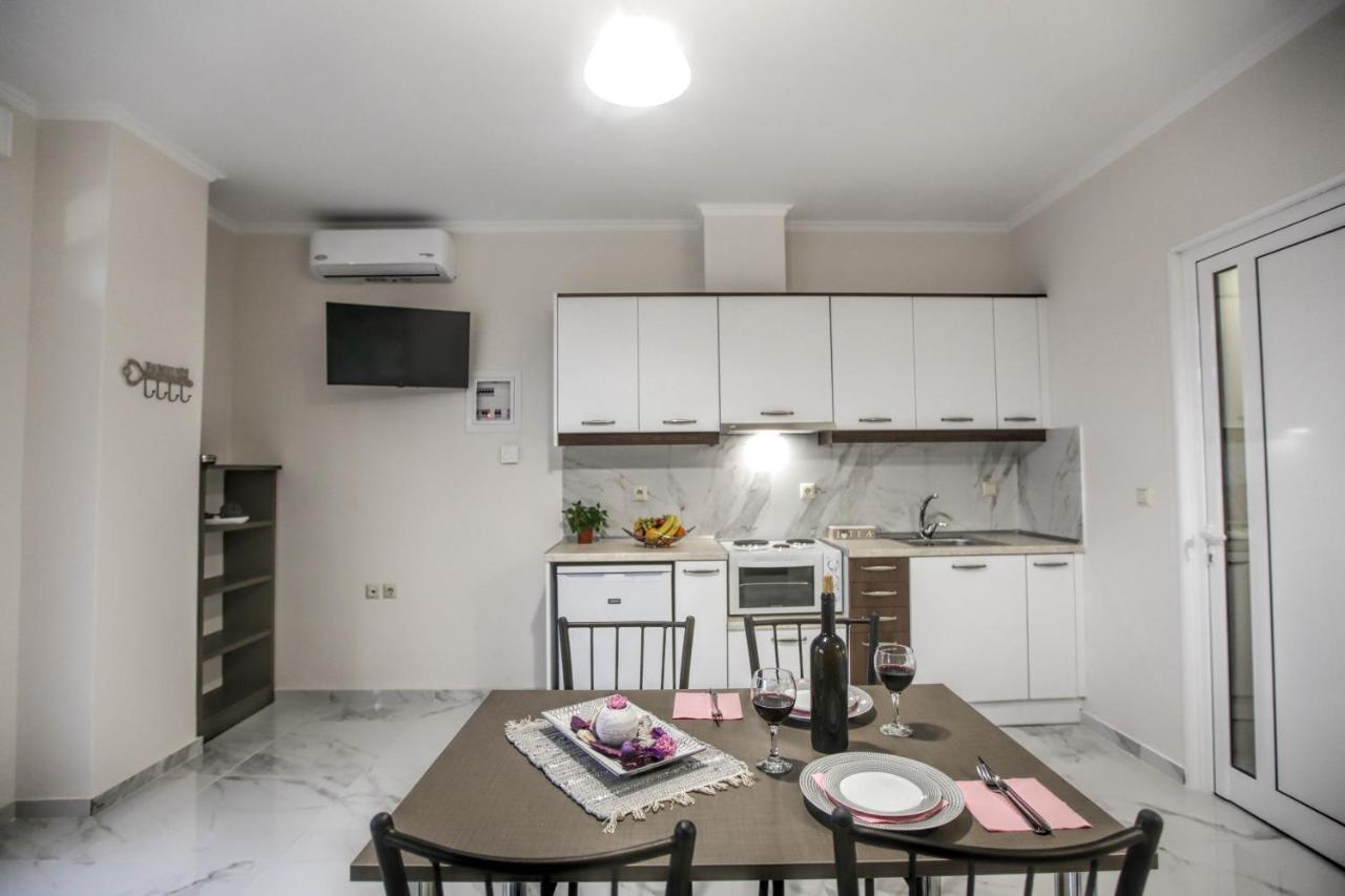 Del Sol #2 Meteora Luxurious Family Suites กาลัมปากา ภายนอก รูปภาพ