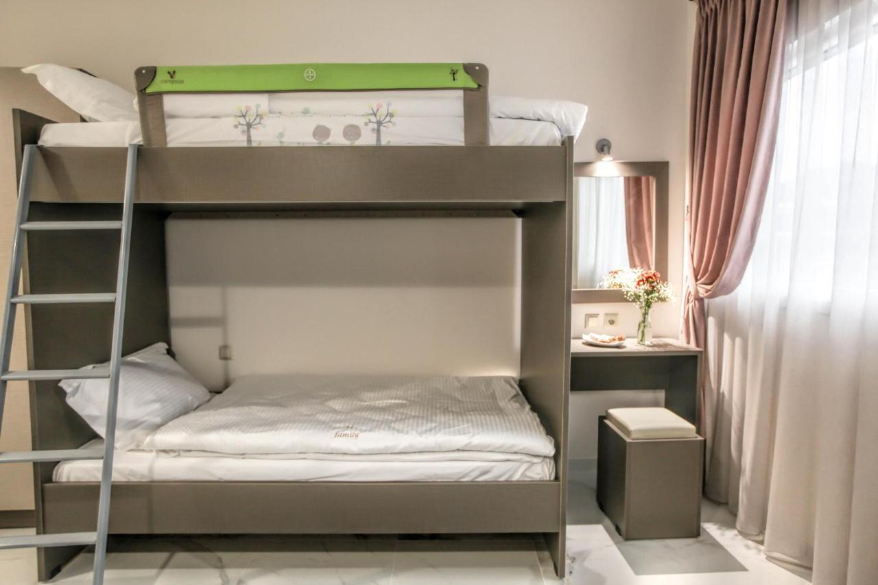 Del Sol #2 Meteora Luxurious Family Suites กาลัมปากา ภายนอก รูปภาพ