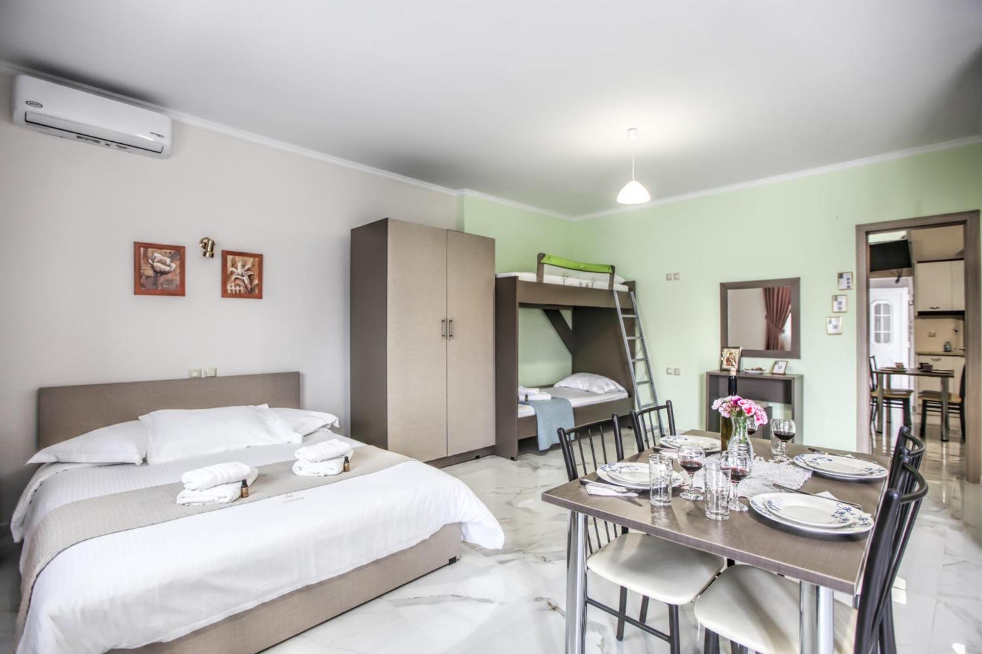 Del Sol #2 Meteora Luxurious Family Suites กาลัมปากา ภายนอก รูปภาพ
