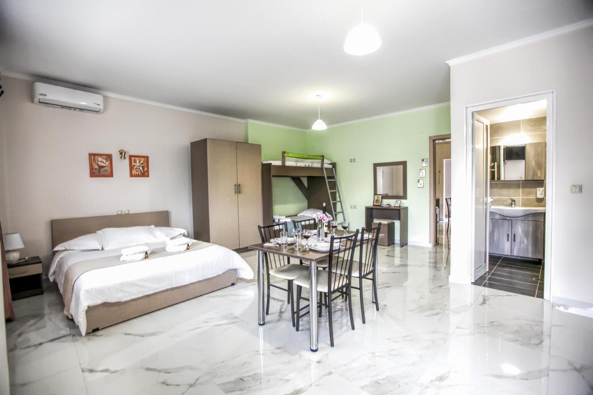 Del Sol #2 Meteora Luxurious Family Suites กาลัมปากา ภายนอก รูปภาพ