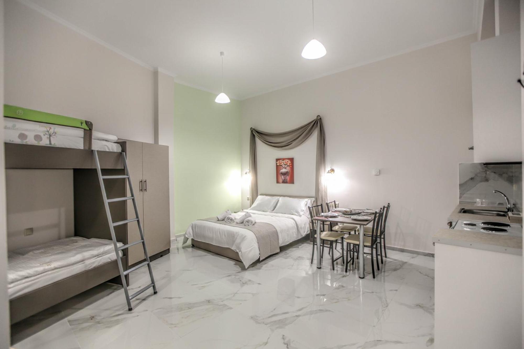 Del Sol #2 Meteora Luxurious Family Suites กาลัมปากา ภายนอก รูปภาพ