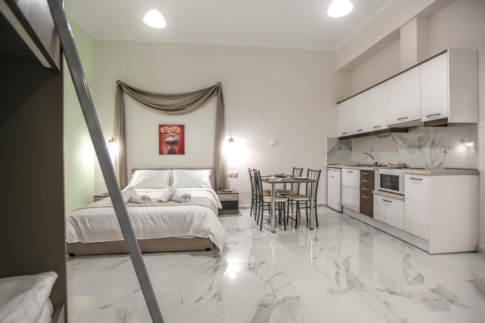 Del Sol #2 Meteora Luxurious Family Suites กาลัมปากา ภายนอก รูปภาพ